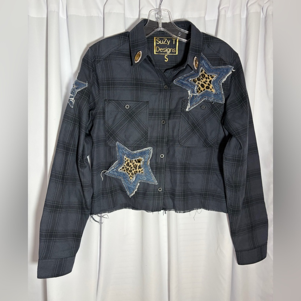 SUZY T DESIGNS Grey Plaid Flannel Shirt/Jacket w/Star Embellishments Sz Small